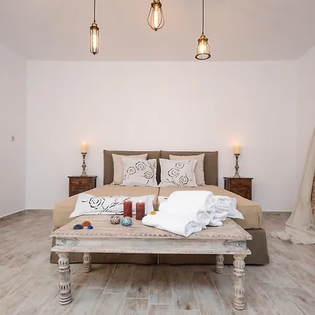 With 2 Bedrooms In Naxos, With Wonderful Sea View, Enclosed Gard Agia Anna (Naxos)